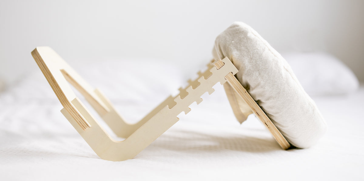 Ezspa Sengemassage Sæt sat op på en redt seng